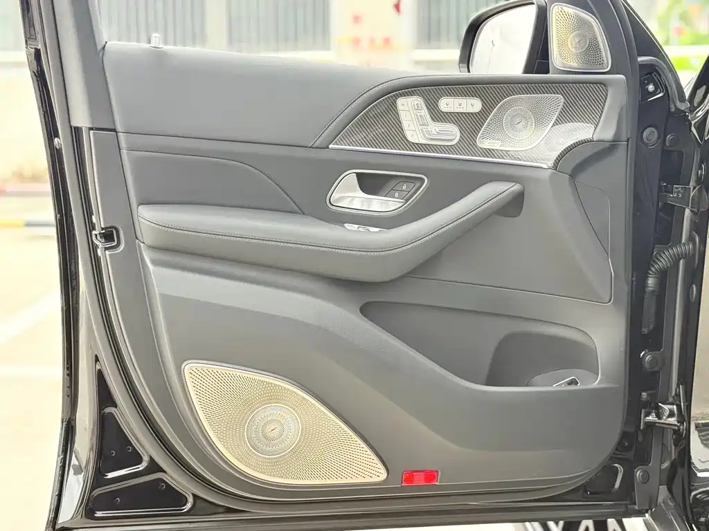 Mercedes-Benz GLS AMG — миниатюра 17
