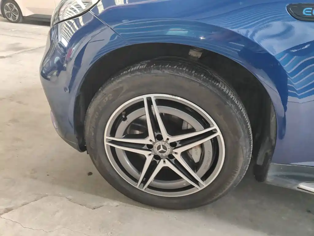 Mercedes-Benz EQC — миниатюра 23