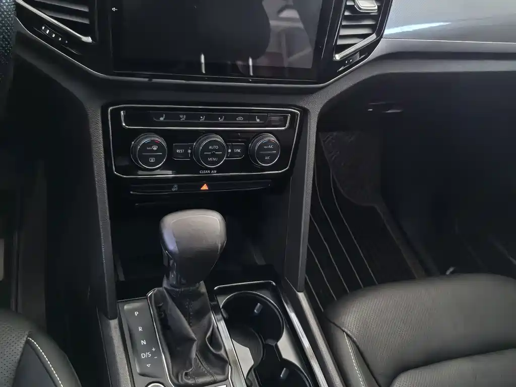 Volkswagen Teramont — миниатюра 10