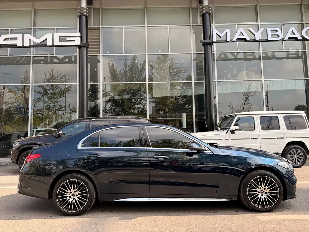 Mercedes-Benz C-Class — миниатюра 6