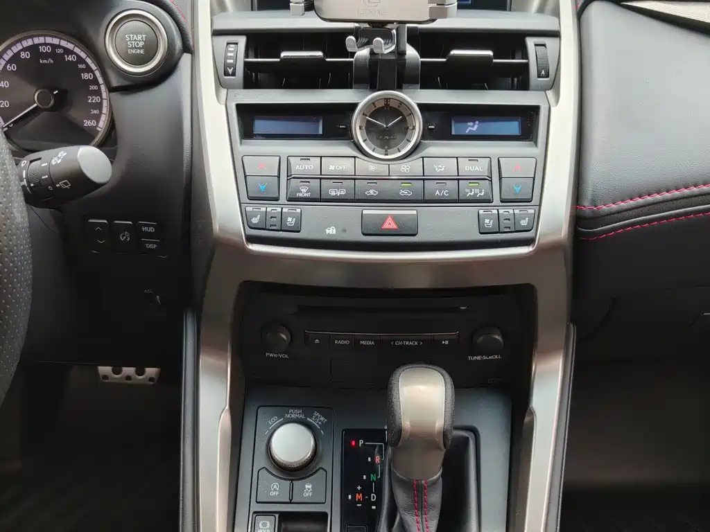 Lexus NX 200t AWD F SPORT, фото 15