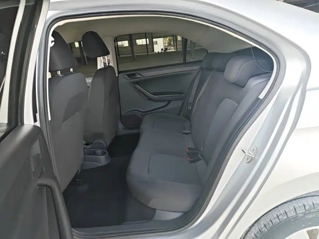 Volkswagen Jetta — миниатюра 17