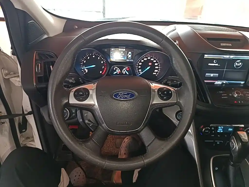 Ford Kuga — миниатюра 11