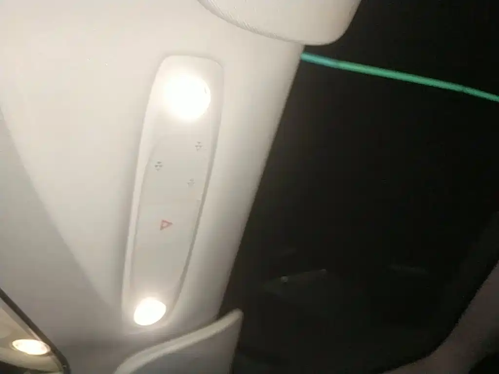 Tesla Model 3 — миниатюра 18