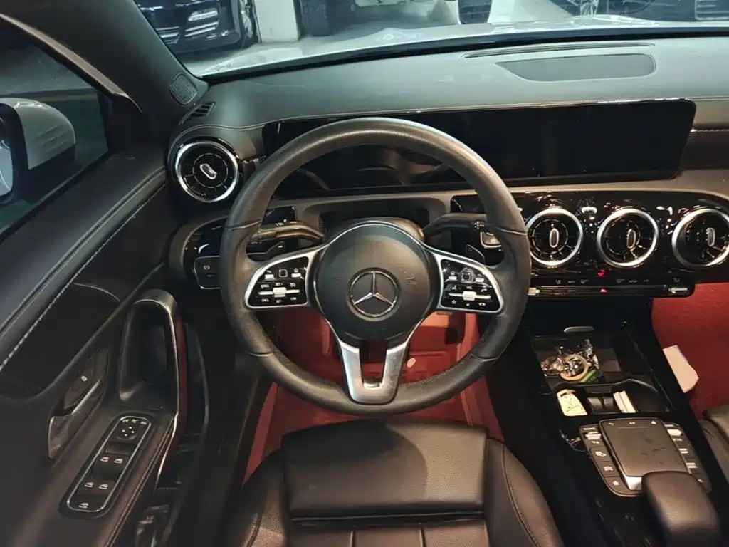 Mercedes-Benz A-Class — миниатюра 11