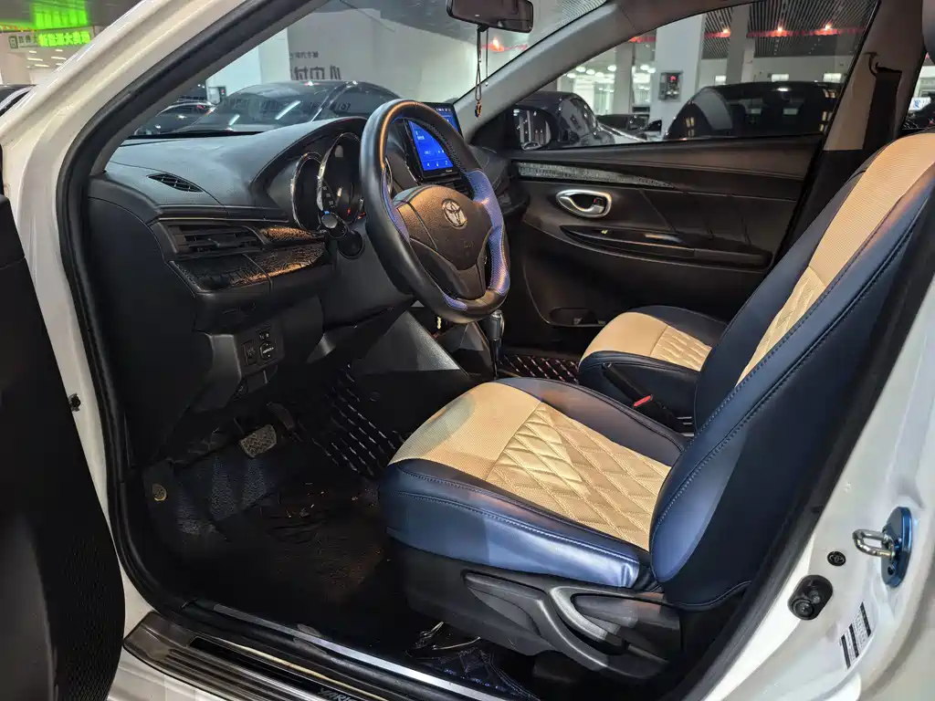 Toyota Yaris L — миниатюра 5