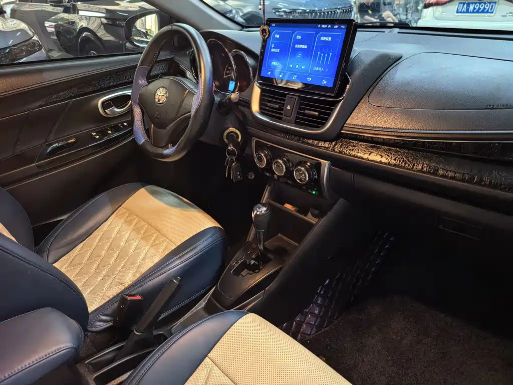 Toyota Yaris L — миниатюра 13