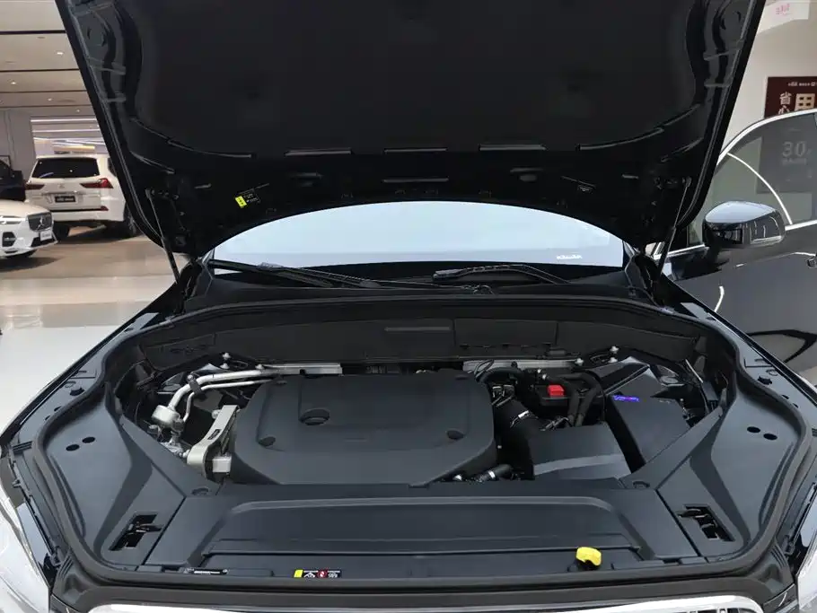 Volvo XC90 2024 B6 Luxury 7 мест