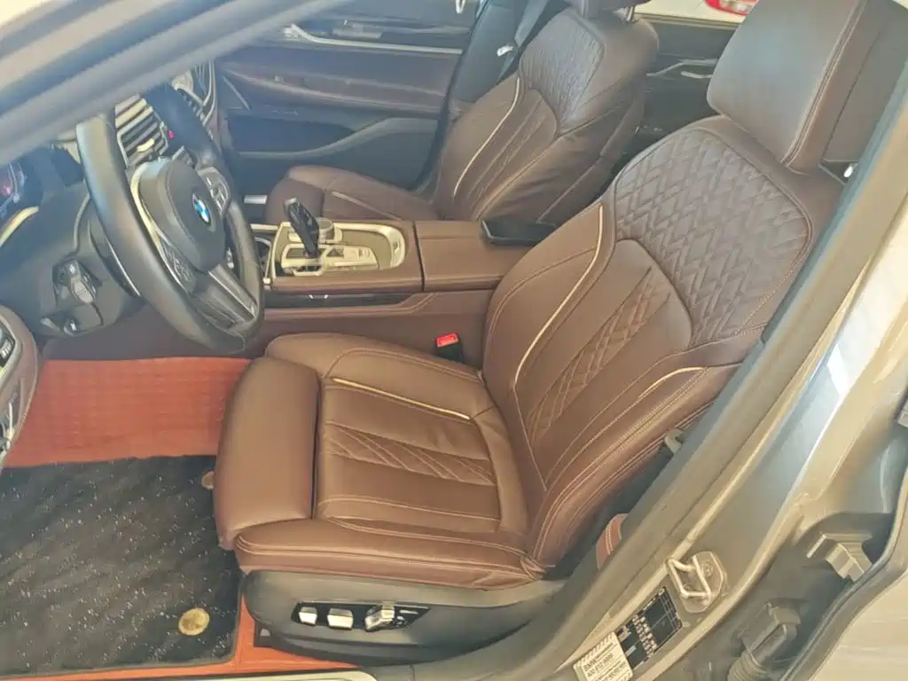 BMW 7 Series — миниатюра 15