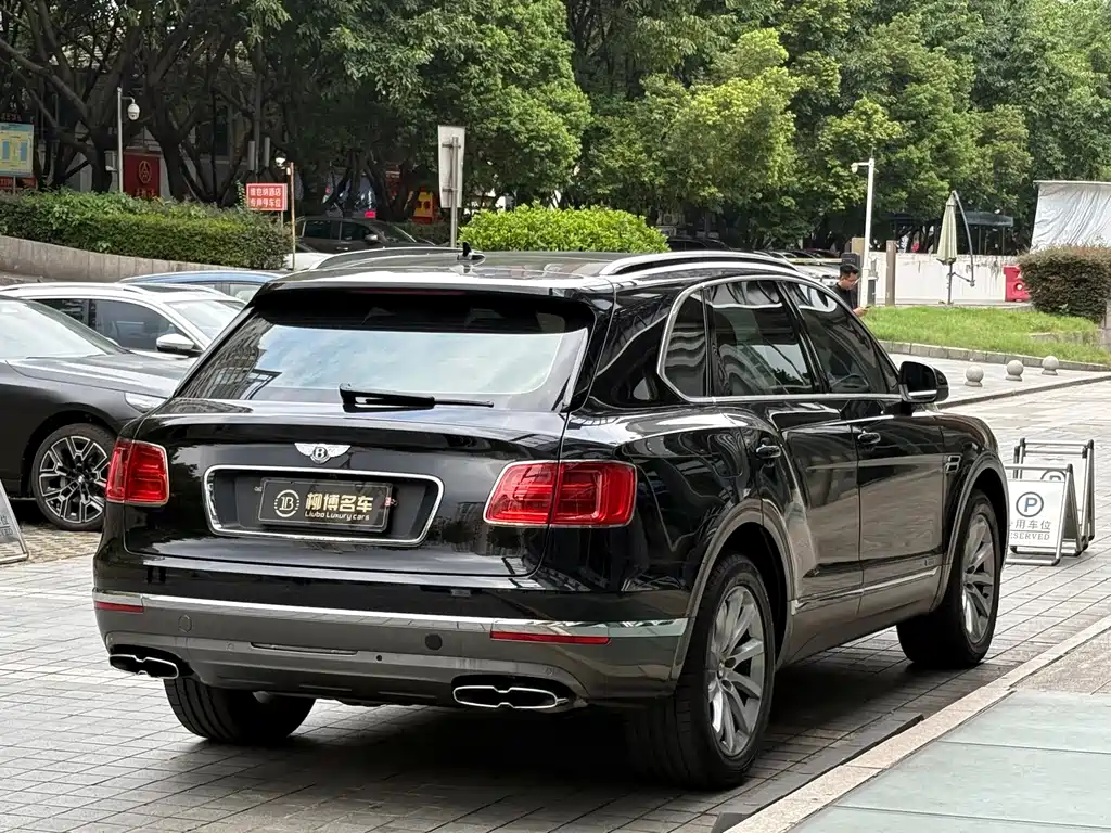 Bentley Bentayga — миниатюра 6