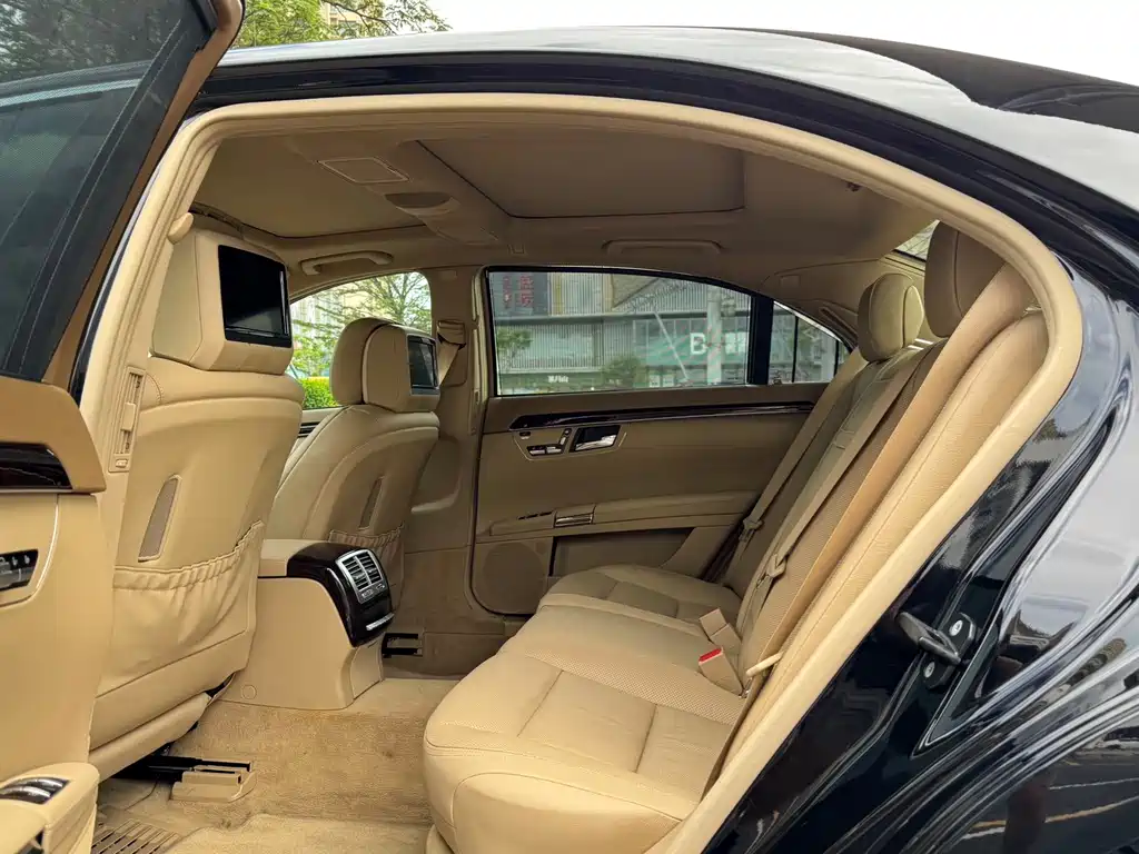 Mercedes-Benz S-Class — миниатюра 11