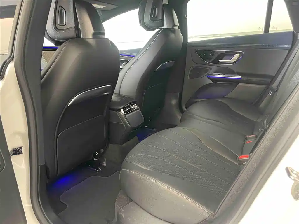 Mercedes-Benz EQE 2025 500 4MATIC Luxury