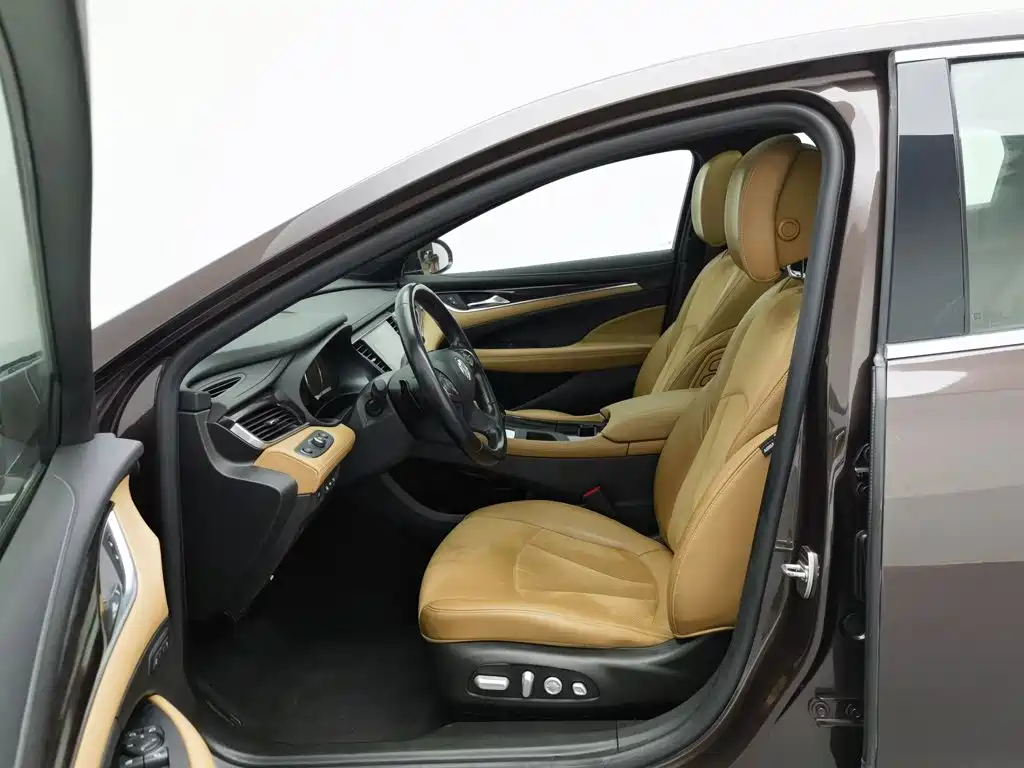 Buick LaCrosse — миниатюра 10