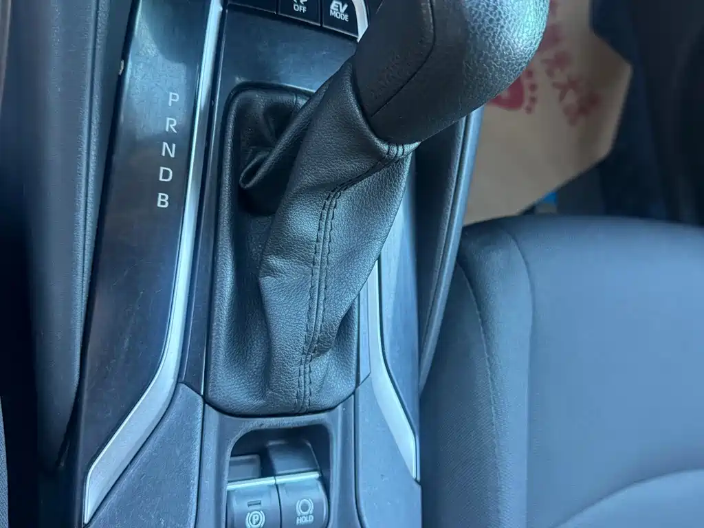 Toyota Corolla Hybrid — миниатюра 7