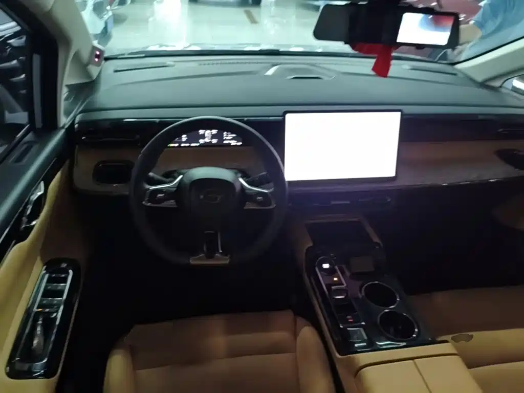 GAC Motor Trumpchi E8 PHEV — миниатюра 11