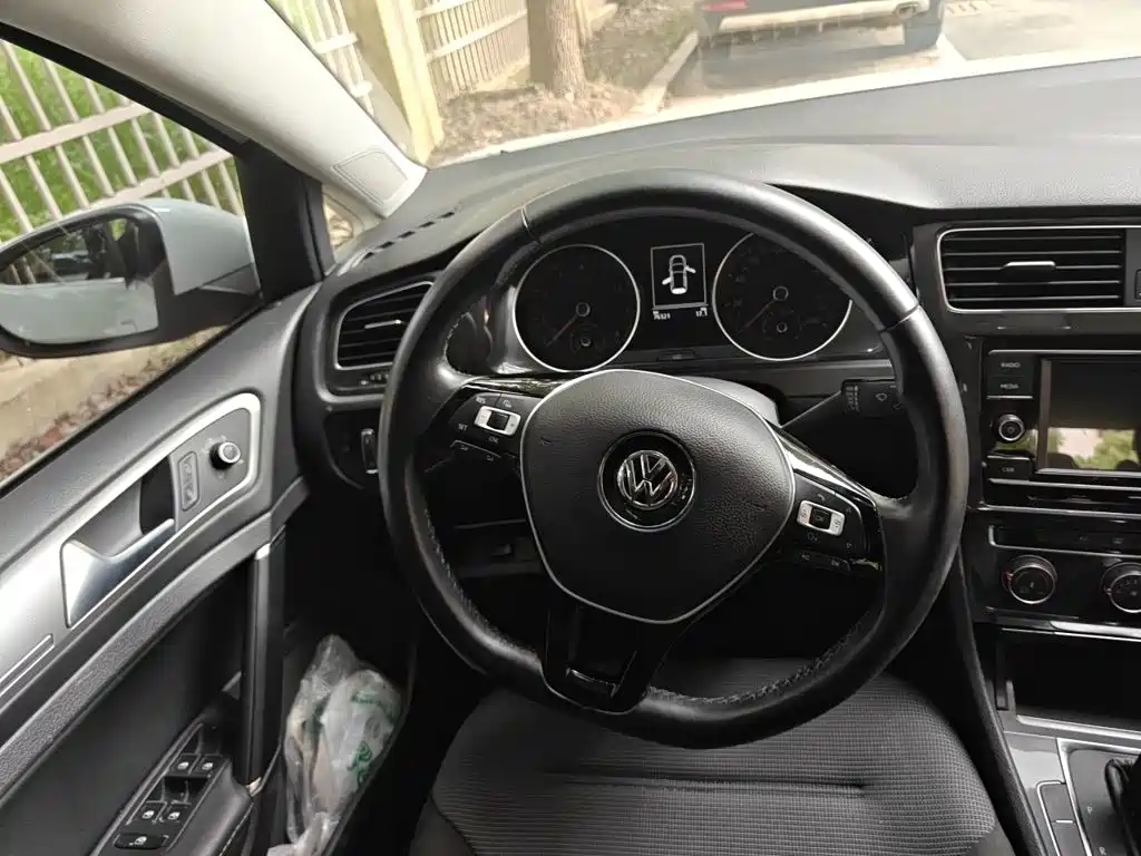 Volkswagen Golf — миниатюра 3