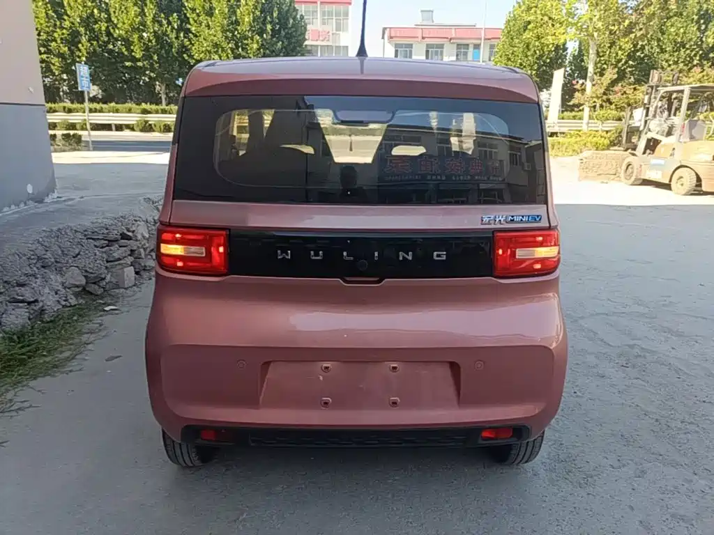 Wuling MINIEV — миниатюра 6
