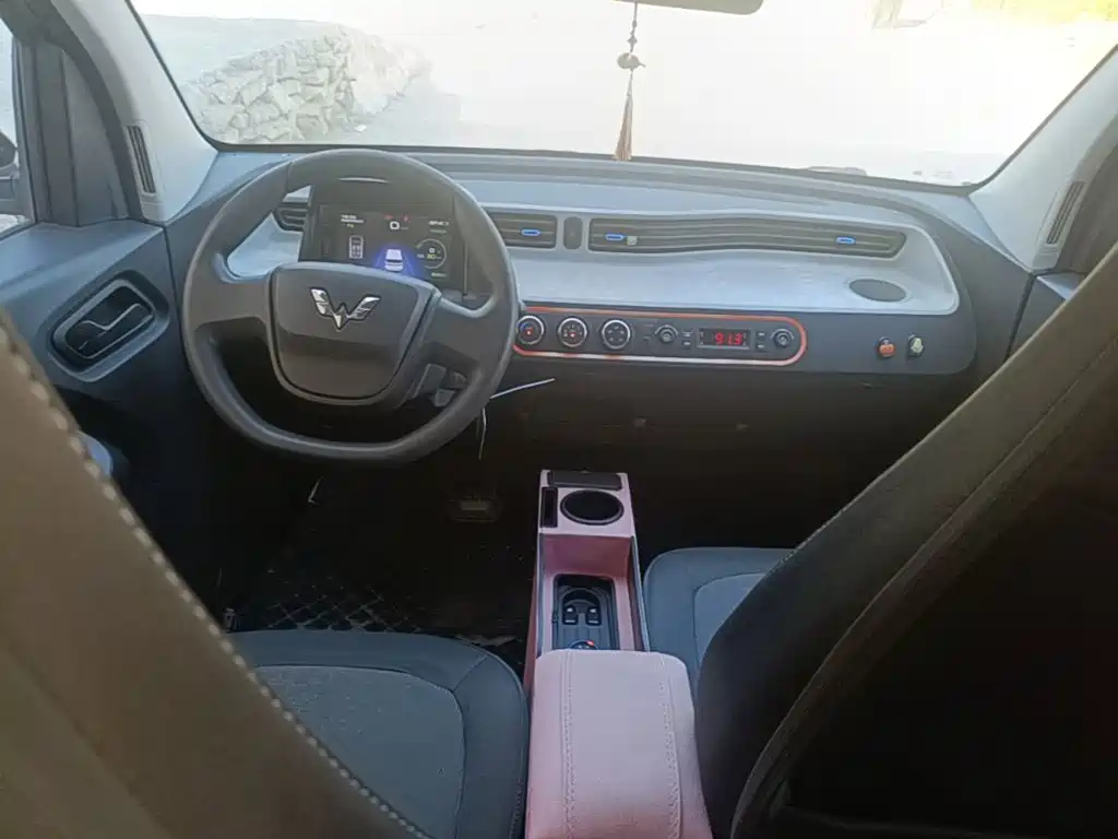 Wuling MINIEV — миниатюра 10