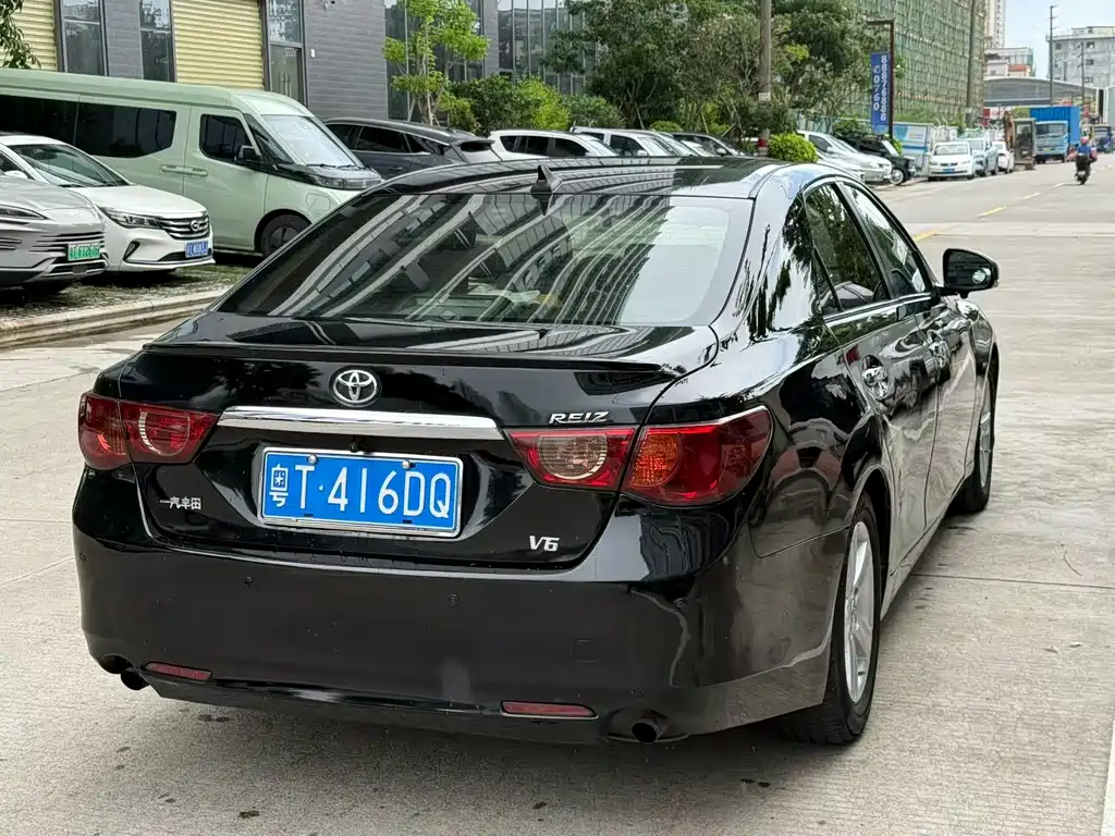 Toyota Reiz — миниатюра 2