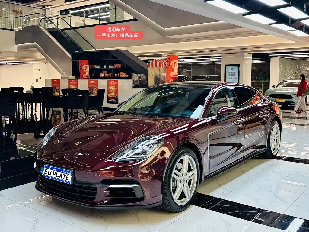 PORSCHE PANAMERA