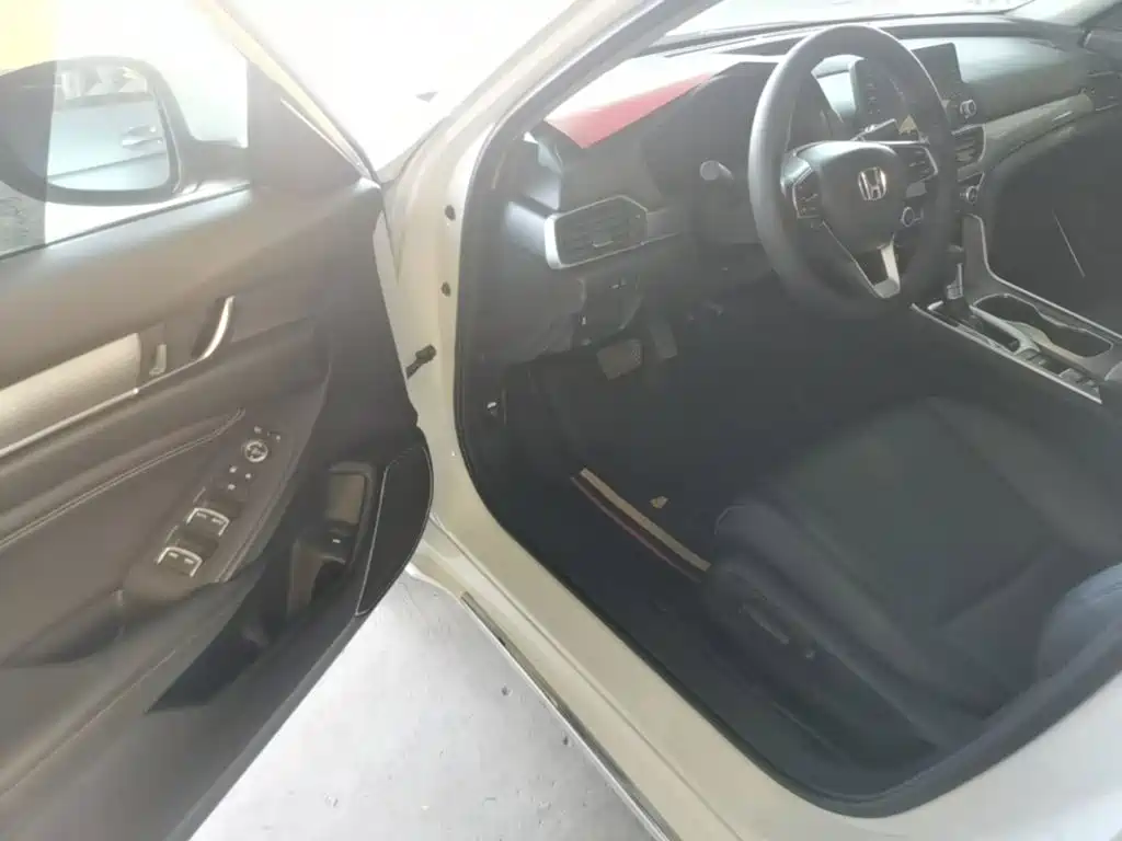 Honda Accord — миниатюра 16
