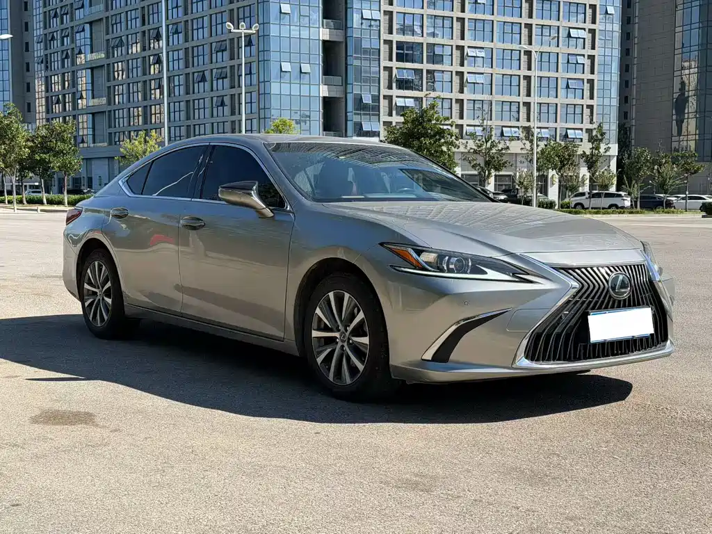 Lexus ES — миниатюра 3