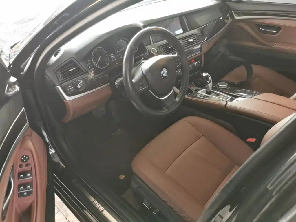 BMW 5 Series — миниатюра 16