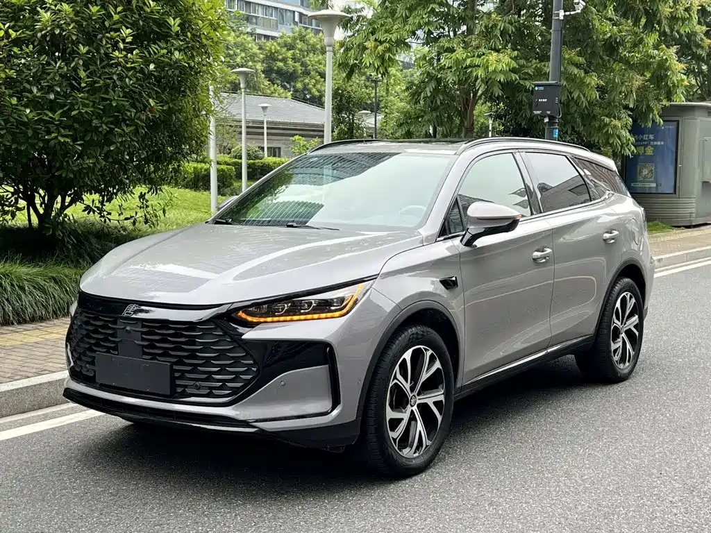 2025 BYD Tang - zdjęcie 1 z 18