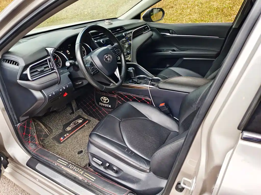 Toyota Camry — миниатюра 7