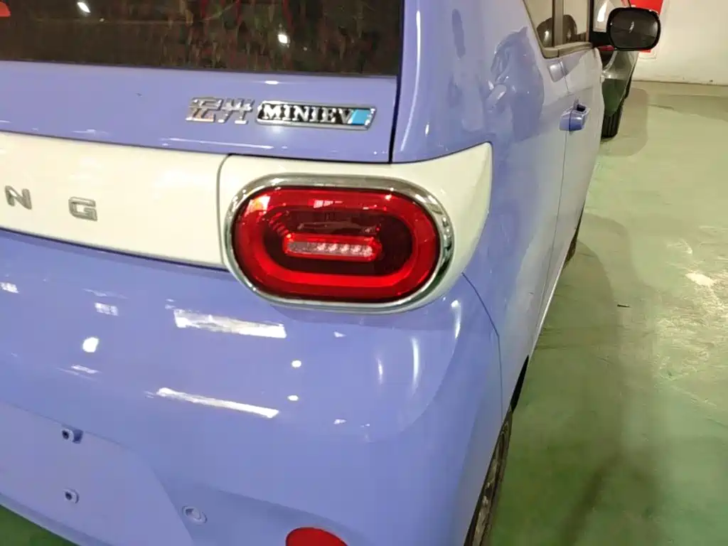 Wuling MINIEV — миниатюра 8