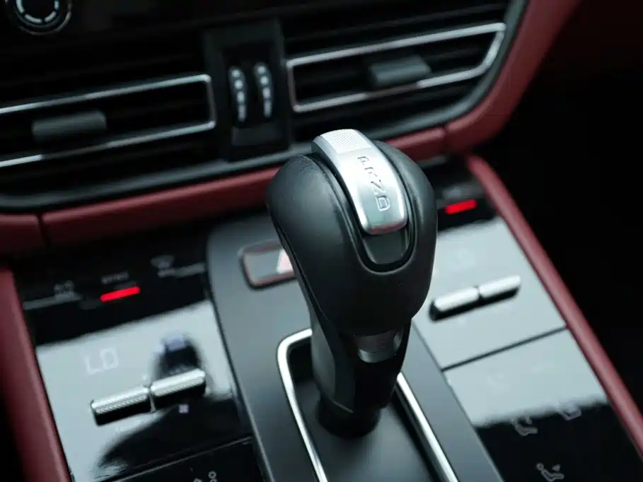 Porsche Macan — миниатюра 9