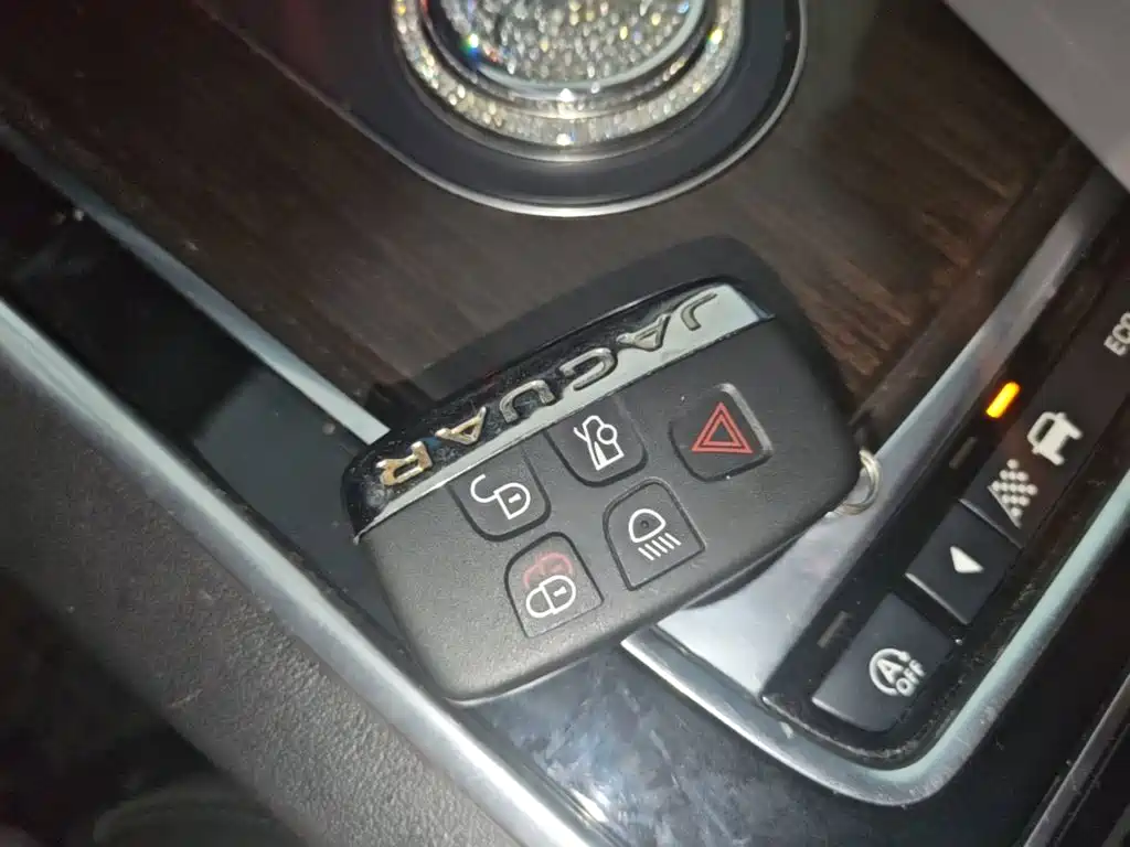 Jaguar XFL — миниатюра 9