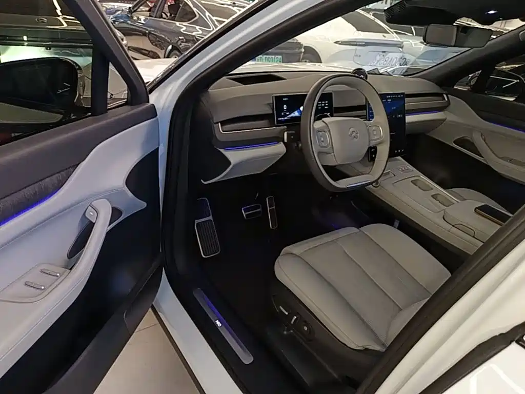 NIO ES8 — миниатюра 16