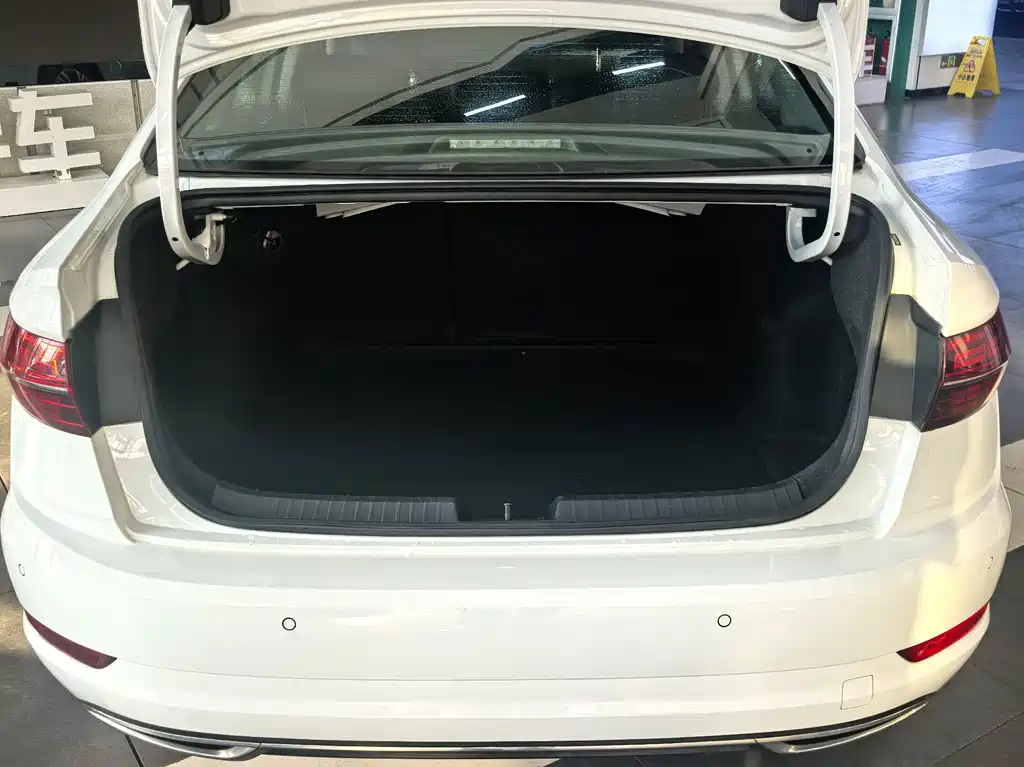 Volkswagen Sagitar — миниатюра 14