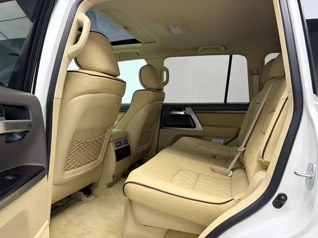 Toyota Land Cruiser 2017 5.7L VXR
