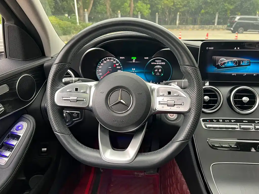 Mercedes-Benz C-Class — миниатюра 7