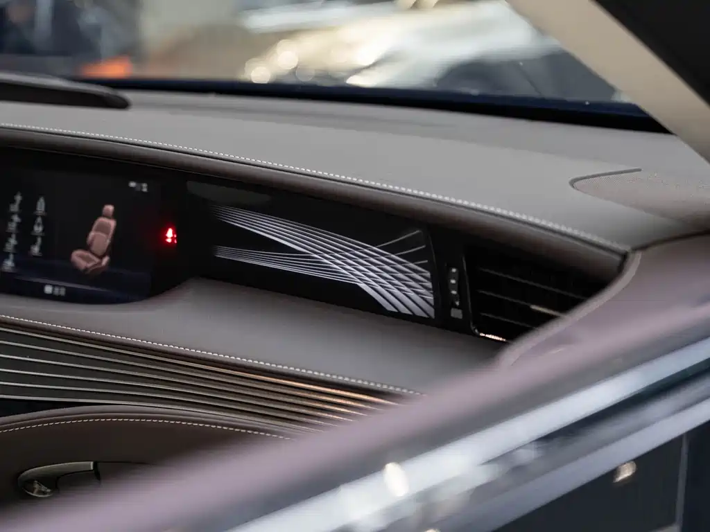 Lexus LS — миниатюра 19