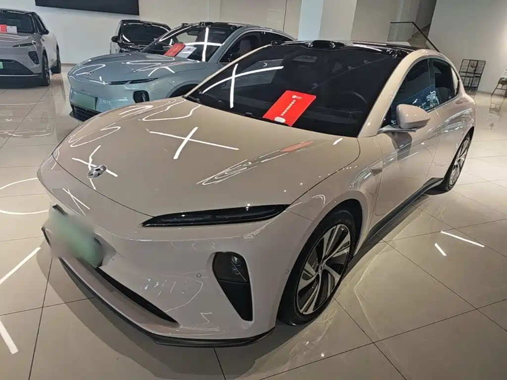 NIO ET5
