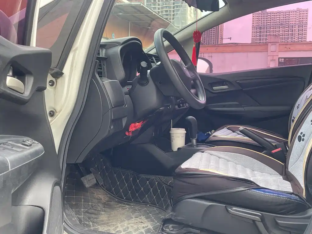 Honda Fit — миниатюра 12