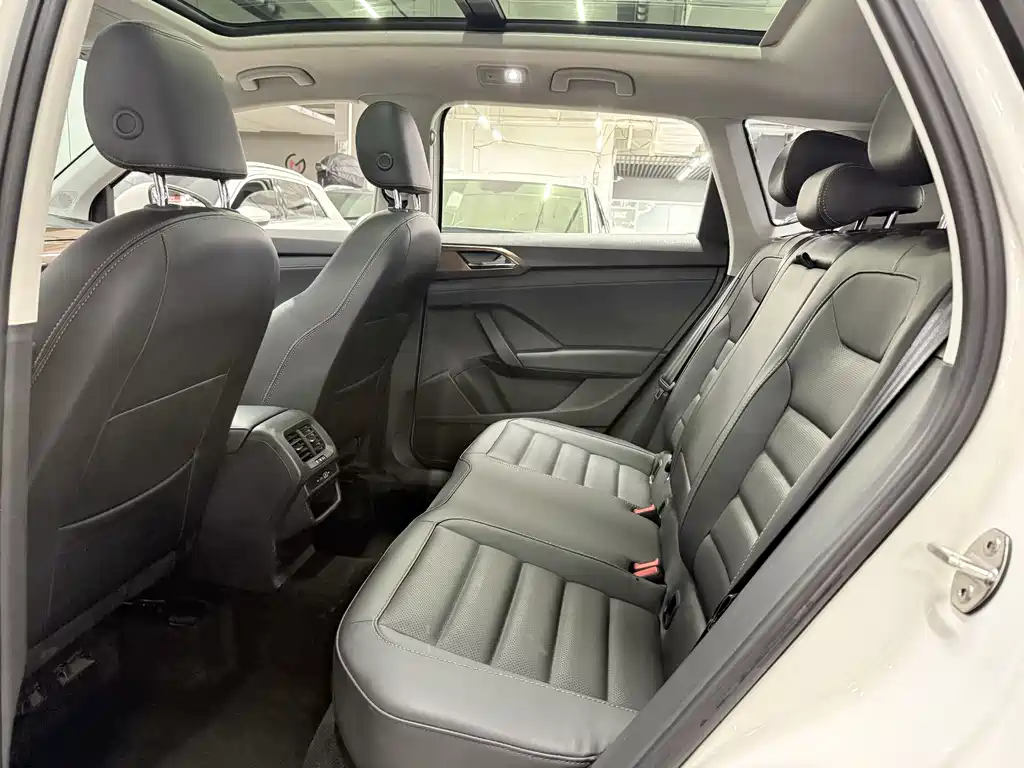 Volkswagen Tharu 2022 280TSI Luxury