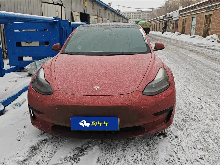 TESLA MODEL 3