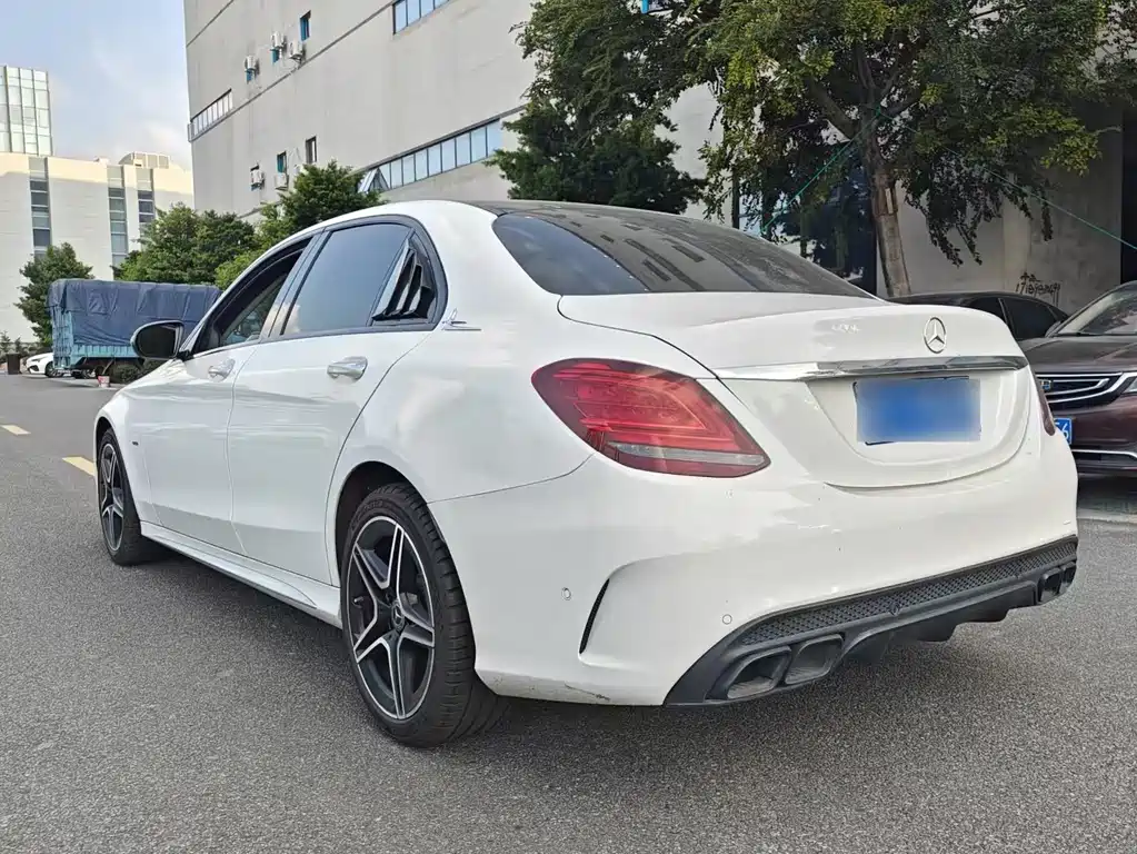 Mercedes-Benz C-Class — миниатюра 16