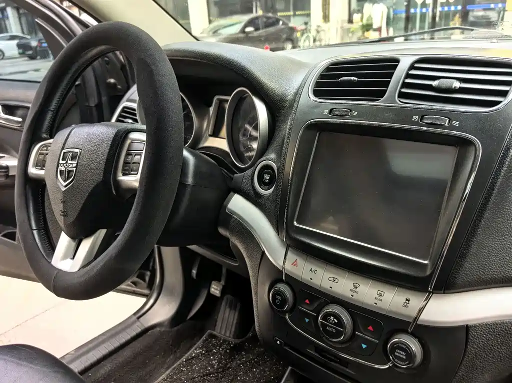 Dodge Journey — миниатюра 14