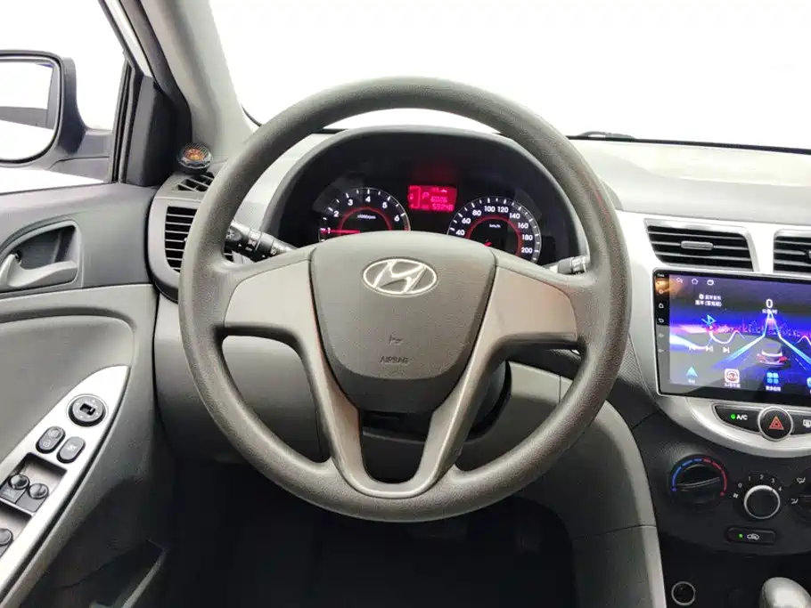 Hyundai Verna — миниатюра 15