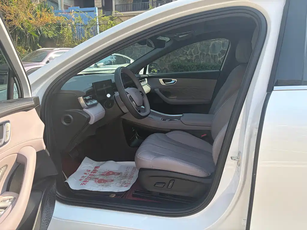 Roewe M7 DMH — миниатюра 8