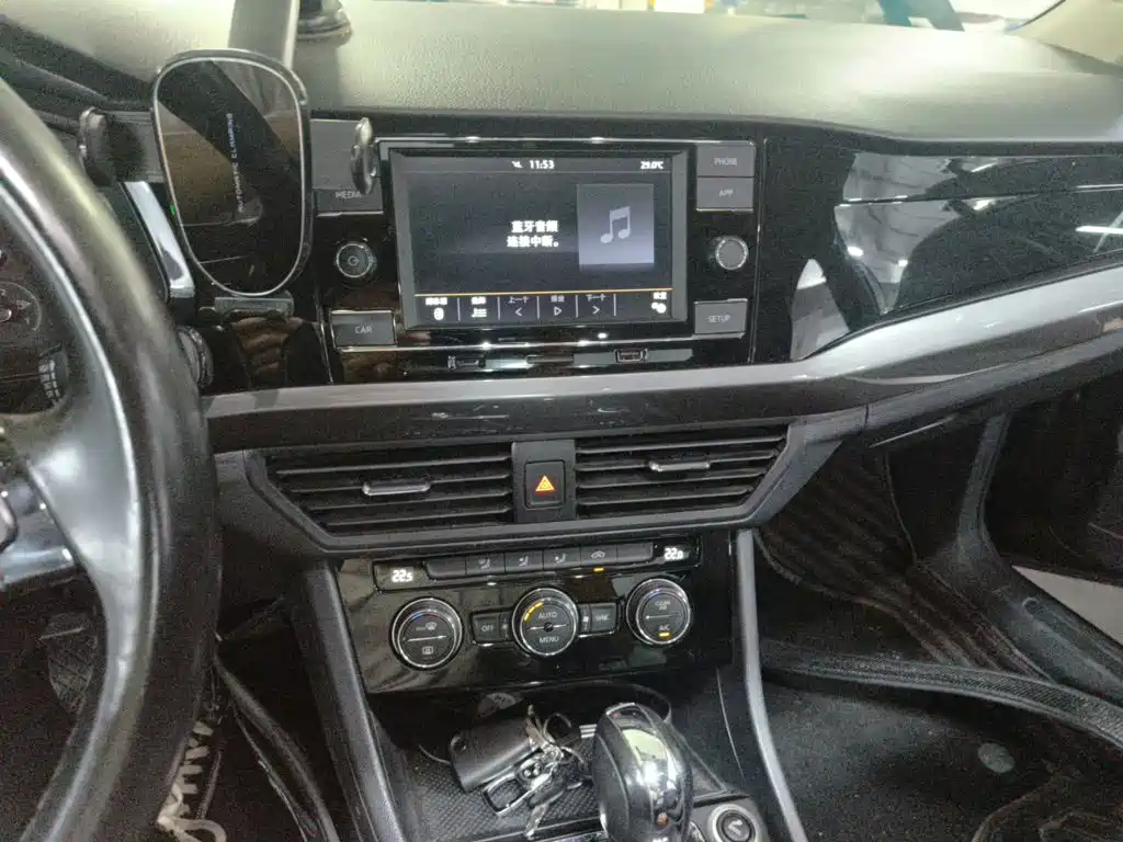 Volkswagen Bora — миниатюра 6