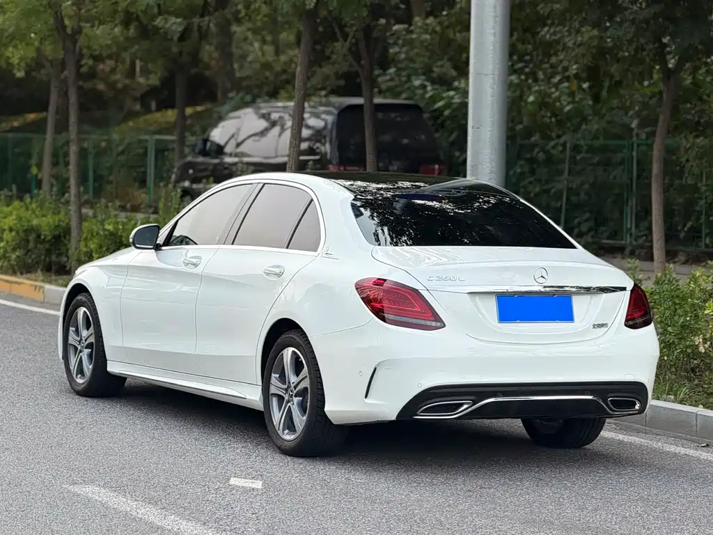 Mercedes-Benz C-Class — миниатюра 4