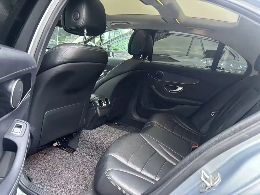 Mercedes-Benz C-Class — миниатюра 4