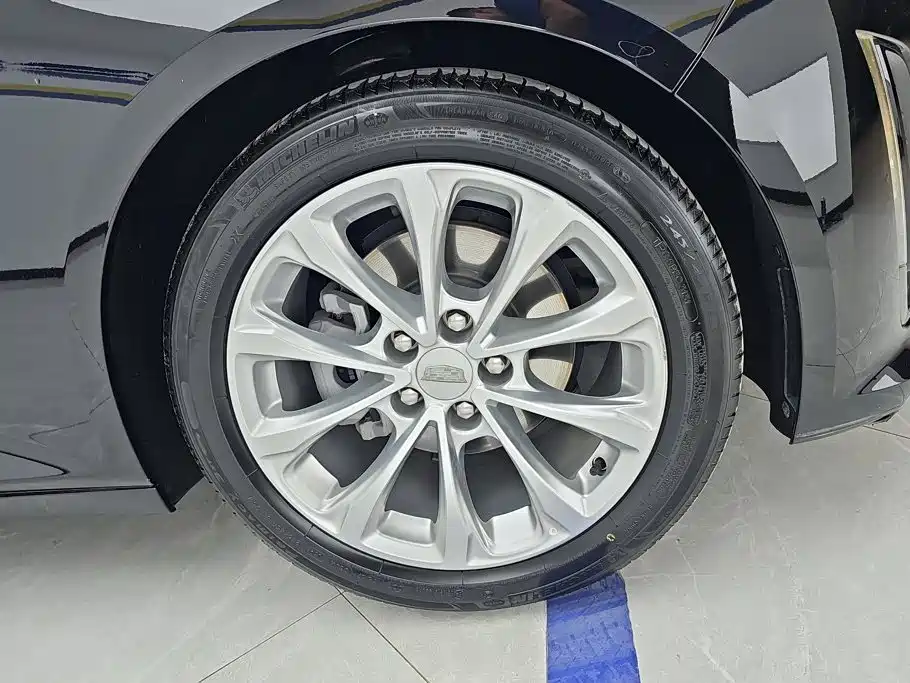 Cadillac CT5 — миниатюра 6