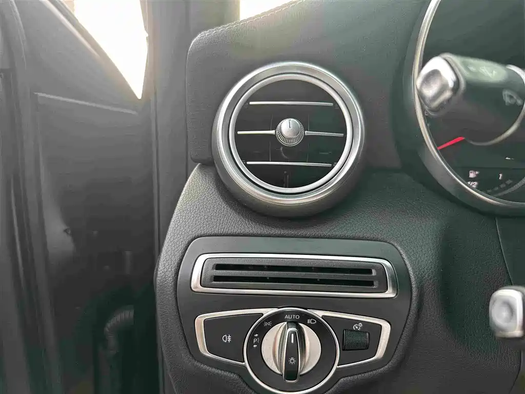 Mercedes-Benz GLC — миниатюра 16